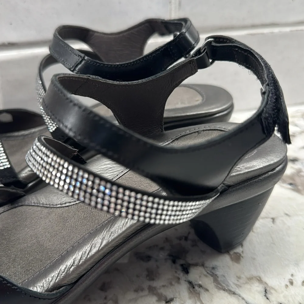 Naot Black Women's Strappy Rhinestone Sandals a Size 7 - Picture 4 of 9